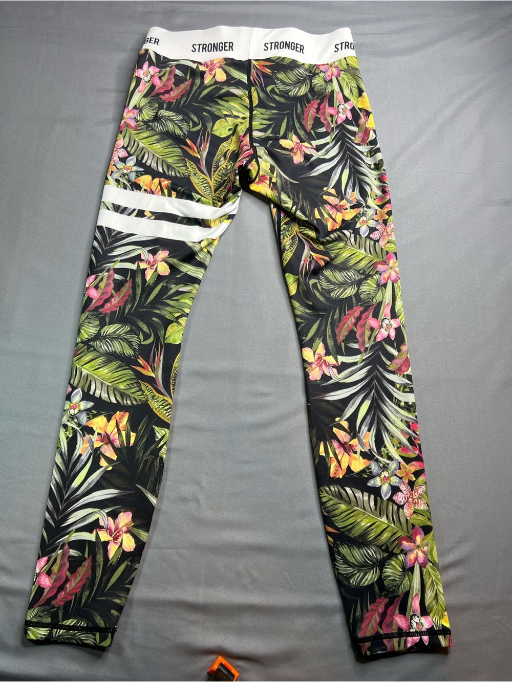 STRONGER Tropical Floral Leggings Med - Picture 8 of 8